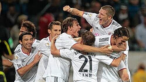 Die Jubel-Bayern: Danijel Pranjic, Miroslav Klose, Holger Badstuber, Bastian Schweinsteiger und Daniel van Buyten (von links). Die Jubel-Bayern: Danijel Pranjic, Miroslav Klose, Holger Badstuber, Bastian Schweinsteiger und Daniel van Buyten (von links).