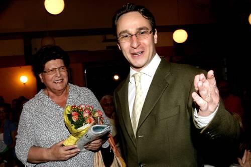 Andreas Lorenz mit der Landtagsvizepräsidentin Barbara Stamm, die ihn ihm Wahlkampf unterstützte.