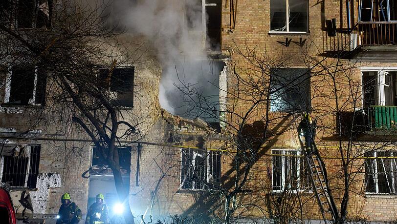 Mehrere Wohngebäude wurden bei den Angriffen beschädigt. Mehrere Wohngebäude wurden bei den Angriffen beschädigt.