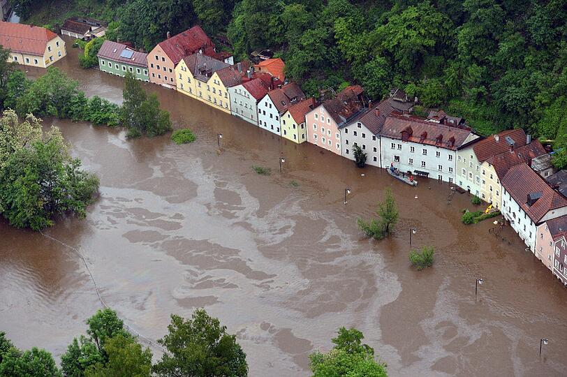 Die Jahrhundert-Flut: Die bewegenden Hochwasser-Bilder.