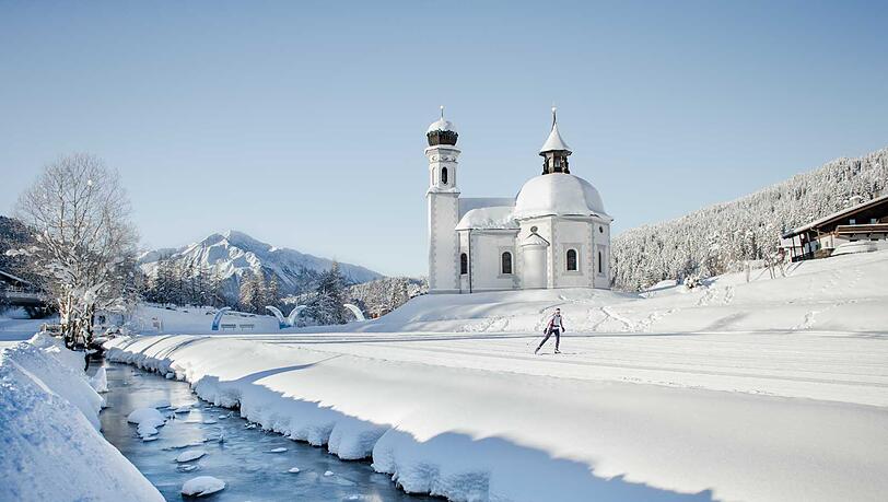 Die Olympiaregion Seefeld bietet täglich frisch gespurte Langlauf-Strecken sowohl für den Klassik- als auch den Skatingstil. Die Olympiaregion Seefeld bietet täglich frisch gespurte Langlauf-Strecken sowohl für den Klassik- als auch den Skatingstil.