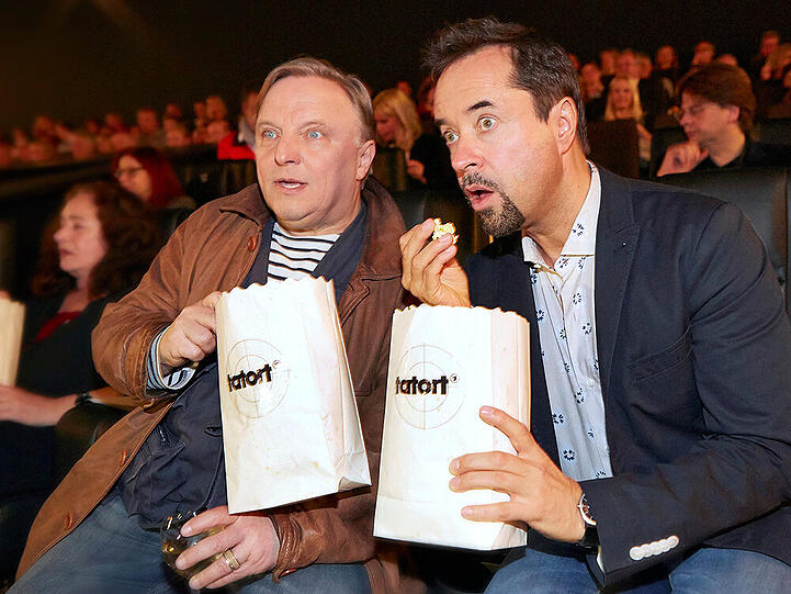 Auch die Ermittler Axel Prahl und Jan Josef Liefers müssen bis September warten, bis sie wieder neuen "Tatort"-Stoff bekommen