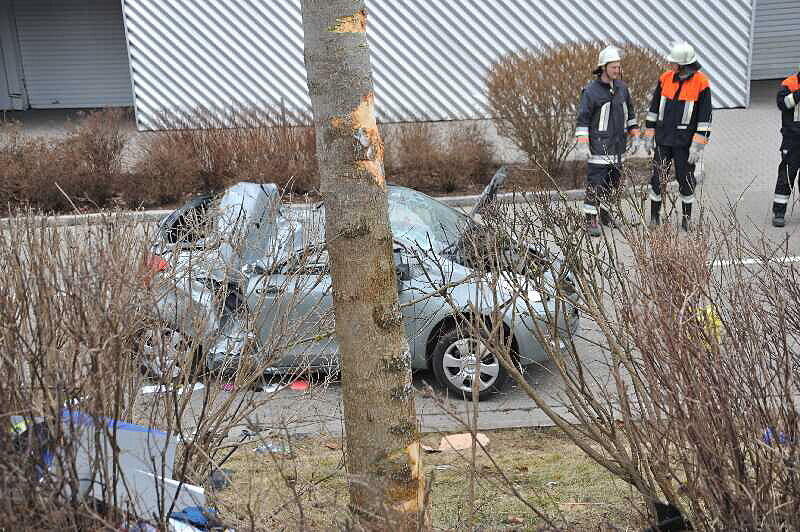 Ein alkoholisierter Fahrer hat im Raum Eching einen schweren Unfall verursacht.