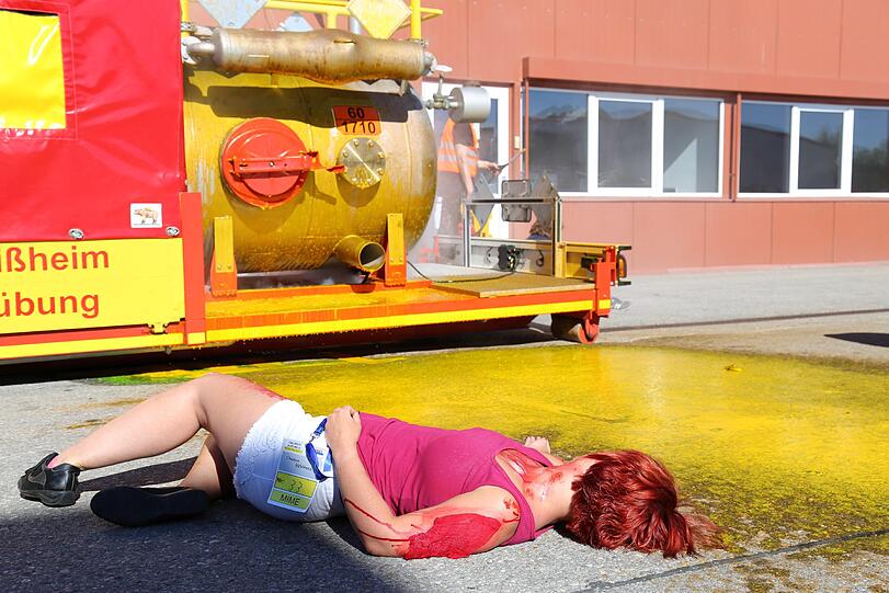 Feuer, Kunstblut und falsche Attentäter: Die Bilder vom Übungswochenende des MKT gibt's hier zum Durchklicken.