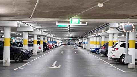 Sammelgaragen sollen in München die Parkplatzsituation entspannen. (Symbolbild)