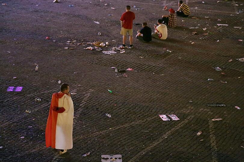 Co-Gastgeber Polen ist aus der EM ausgeschieden, Griechenland steht überraschend im Viertelfinale. Tränen bei den polnischen Fans und Jubel bei den Hellas-Anhängern. Die Bilder.
