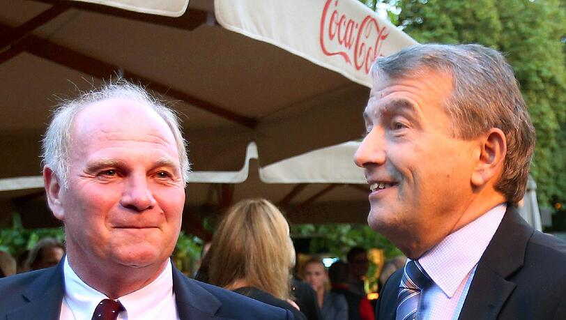 Uli Hoeneß (l), Präsident des FC Bayern München, und Wolfgang Niersbach, Präsident des Deutschen Fußball-Bundes (DFB) Uli Hoeneß (l), Präsident des FC Bayern München, und Wolfgang Niersbach, Präsident des Deutschen Fußball-Bundes (DFB)