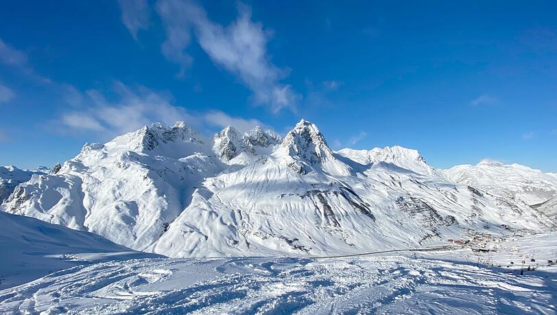 Am Arlberg in &Ouml;sterreich sind binnen 24 Stunden bis zu 60 Zentimeter Schnee gefallen. (Archivfoto)