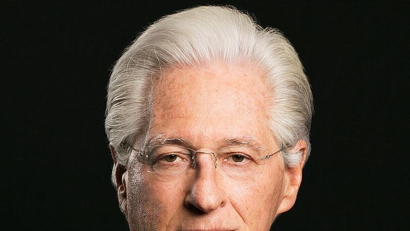 Der US-Anwalt Marc E. Kasowitz hat Donald Trump mehr als 15 Jahre in Rechtsangelegenheiten vertreten. Aktuell liegt auf seinem Tisch ein besonderer Fall. Er tangiert die Investments der Bayerischen Versorgungskammer. Der US-Anwalt Marc E. Kasowitz hat Donald Trump mehr als 15 Jahre in Rechtsangelegenheiten vertreten. Aktuell liegt auf seinem Tisch ein besonderer Fall. Er tangiert die Investments der Bayerischen Versorgungskammer.