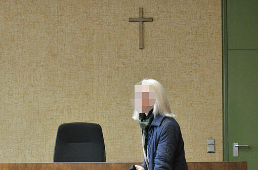 Kommt vor Gericht mit einer Bewährungsstrafe davon: die Stalkerin Brigitte P. (53).