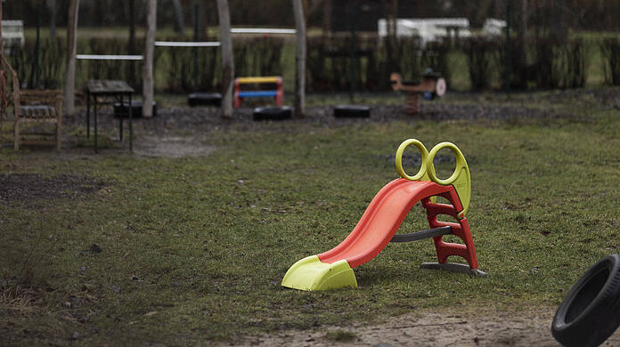 Die sterblichen Überreste des Haustiers wurden auf einem Spielplatz verteilt. (Symbolbild)