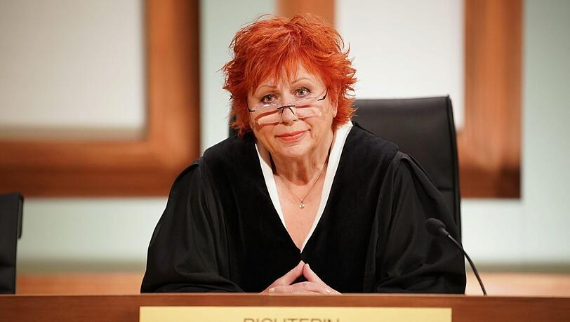 Vor drei Jahren kehrte Barbara Salesch aus dem Ruhestand ins Fernsehen zurück. Ein Comeback, dass sie nicht bereut habe, wie sie sagt. Vor drei Jahren kehrte Barbara Salesch aus dem Ruhestand ins Fernsehen zurück. Ein Comeback, dass sie nicht bereut habe, wie sie sagt.