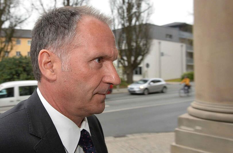 Chef-Ermittler Wolfgang Geier hat angeblich nichts gewußt von einer Tathergangshypothese in den Ermittlungsakten.