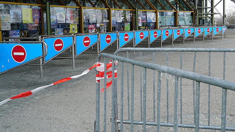 Die Gitterabsperrrungen sind noch nicht im Einsatz.