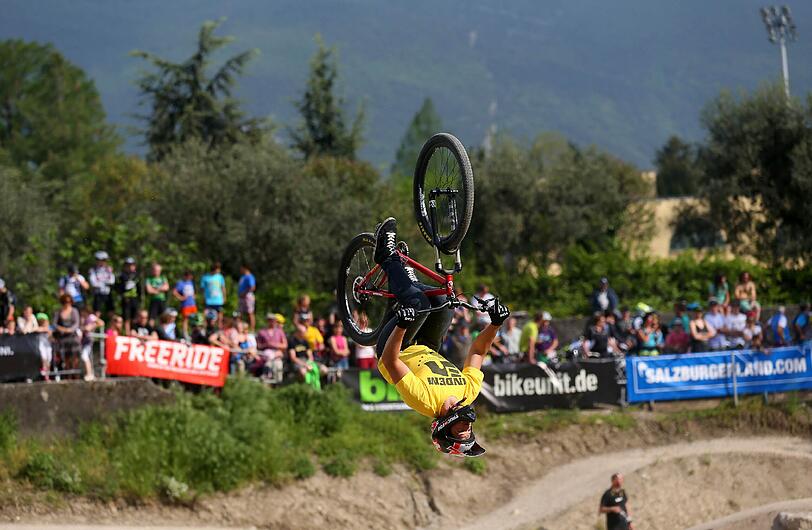 Höher, schneller, weiter - das sind die Bilder vom King of Dirt beim Riva Bike Festival 2013.