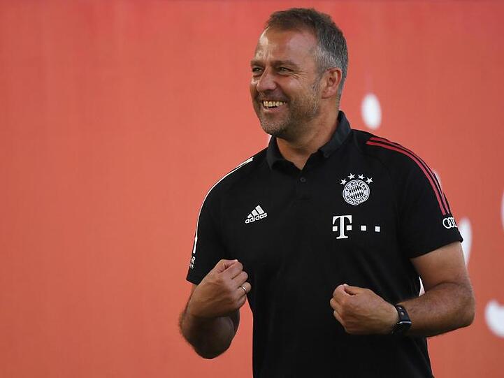 Bayern Münchens Trainer Hansi Flick freut sich schon auf die Champions League.