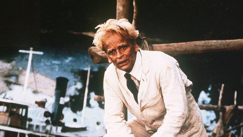 Klaus Kinski in Werner Herzogs "Fitzcarraldo". Klaus Kinski in Werner Herzogs "Fitzcarraldo".