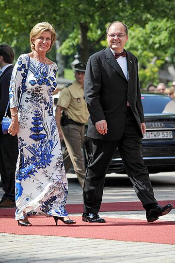Die CSU-Bundestagsabgeordnete Dagmar Wöhrl und Bundeslandwirtschaftsminister Christian Schmidt (CSU) und seine Frau Ria