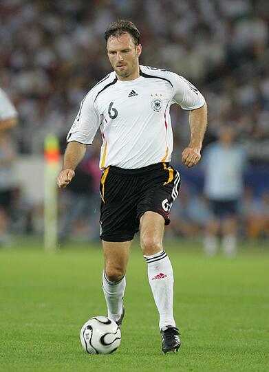 Jens Nowotny, der schon bei der Europameisterschaften 2000 und 2004 dabei war, wurde 2006 recht überraschend in den Kader berufen. Im Spiel um Platz 3 absolvierte er seine erstes und einziges WM-Spiel. Nach der WM kam Nowotny nur noch ein Mal für die Nationalelf zum Einsatz (August 2006). Wegen wiederkehrender Knieprobleme beendete er 2007 seine Karriere und ist seit 2009 sportlicher Berater bei Fortuna Düsseldorf.