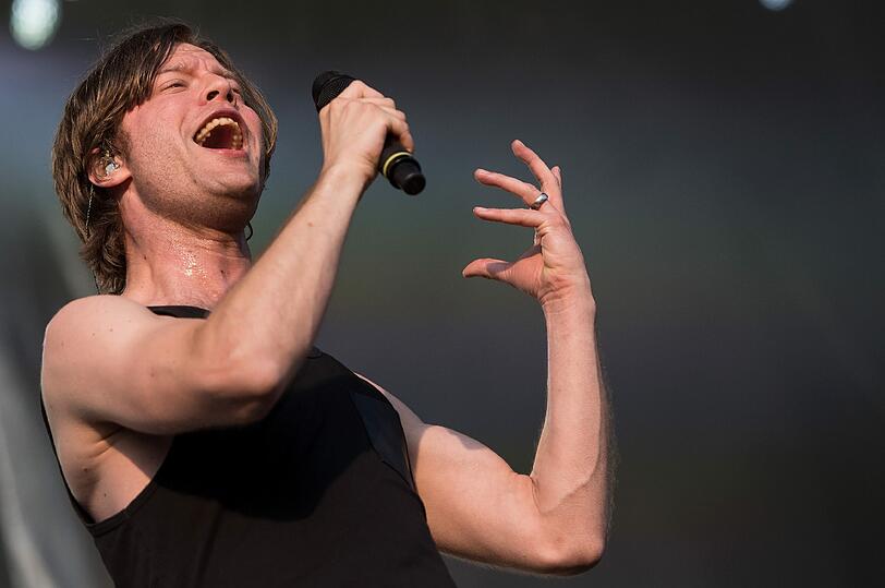 Björn Dixgard, der Sänger der Band "Mando Diao" bei Rockavaria in München.