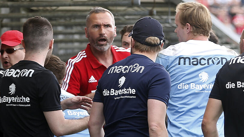 Keine besten Freunde: Tim Walter (Mi.) und Löwen-Coach Daniel Bierofka (2.v.re.).