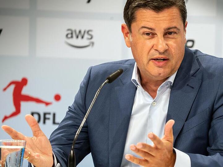 Christian Seifert spricht bei einer Pressekonferenz. Foto: Frank Rumpenhorst/dpa/Archivbild