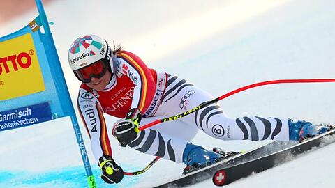 Viktoria Rebensburg fährt auf der Strecke. Foto: Karl-Josef Hildenbrand/dpa/Archivbild
