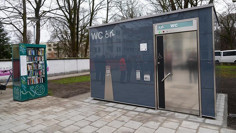 Am sogenannten Grünen Markt an der Baumkirchner Straße findet sich das neue Häusl. Am sogenannten Grünen Markt an der Baumkirchner Straße findet sich das neue Häusl.