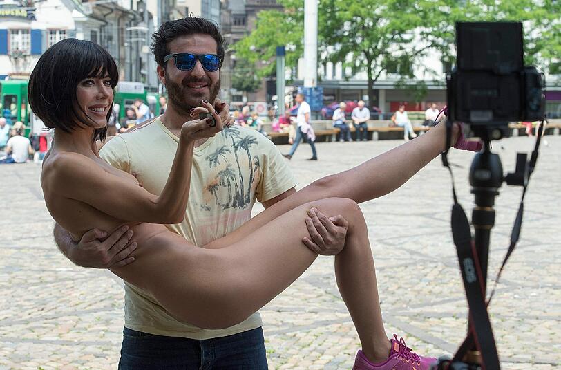 Milo Moiré bei einem Auftritt im Sommer 2015 in Basel.