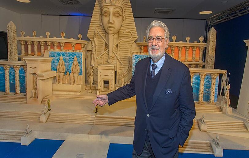 Stadion- Spektakel "AIDA" mit Maestro Placido Domingo als Dirigent.