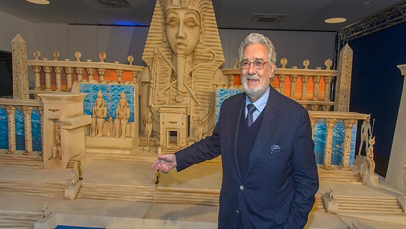 Stadion- Spektakel "AIDA" mit Maestro Placido Domingo als Dirigent. Stadion- Spektakel "AIDA" mit Maestro Placido Domingo als Dirigent.