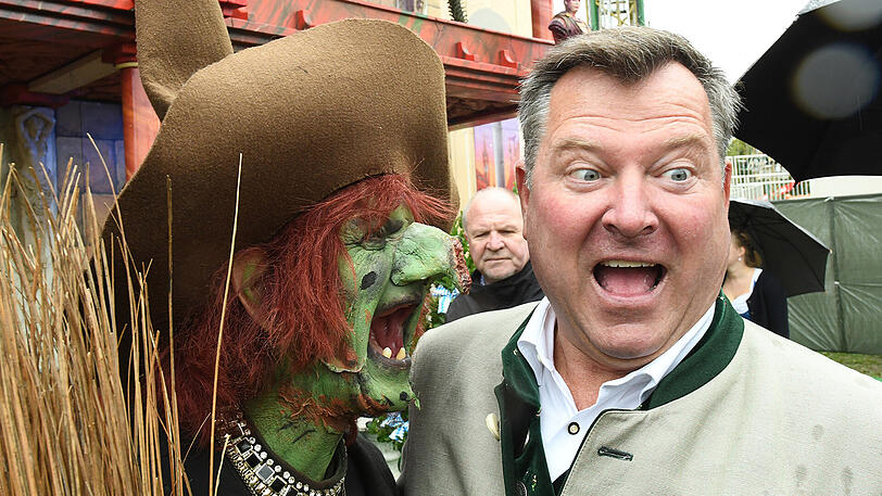 Wiesn-Chef Josef Schmid beim Okotberfest-Rundgang.