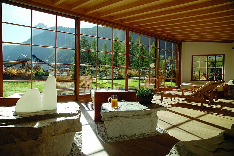 Bilder vom eleganten Fünf-Sterne Spa & Sport Resort &bdquo;Adler Dolomiti&ldquo;