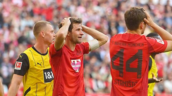 Das war nicht geplant: Die Bayern um Thomas Müller liegen mit 0:1 gegen den BVB hinten.