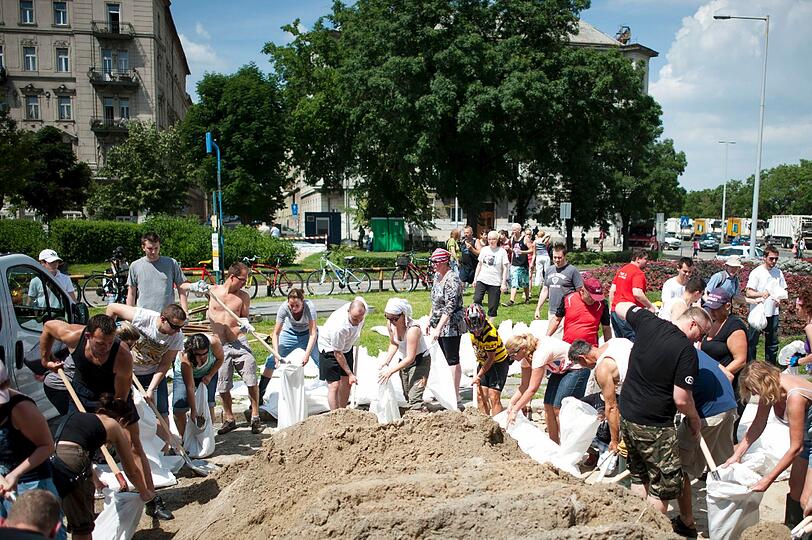 Budapest scheint das Schlimmste überstanden zu haben. Hier gibt's die Bilder aus der ungarischen Hauptstadt.