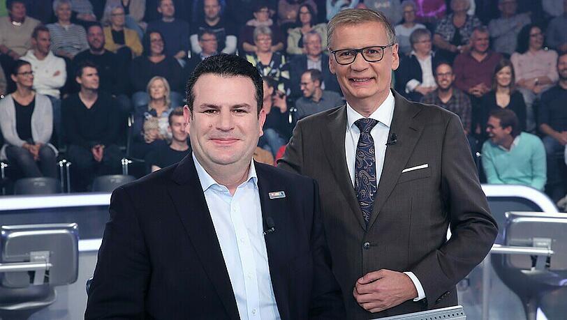 Moderator Günther Jauch mit Promi-Kandidat Hubertus Heil Moderator Günther Jauch mit Promi-Kandidat Hubertus Heil