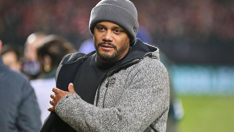 Ein emotionales Pokalspiel - auch für den Trainer: Vincent Kompany. Ein emotionales Pokalspiel - auch für den Trainer: Vincent Kompany.