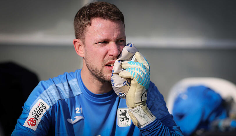Hatte Schmerzen: Sechzig-Torh&uuml;ter Thomas D&auml;hne nach der Trainingseinheit im Susesi-Sportzentrum.