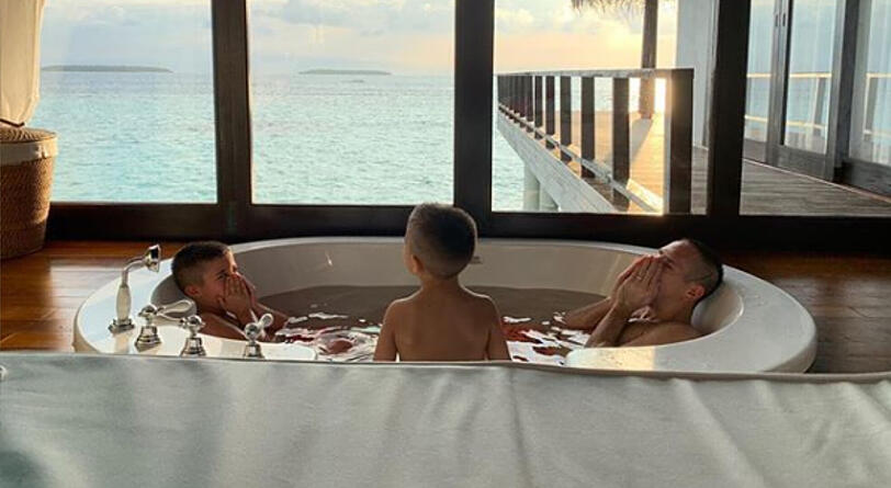 Entspannter Badespaß mit dem Nachwuchs: Franck Ribéry.