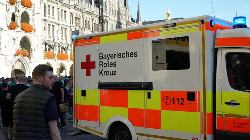 Manchmal war auch ein Krankenwagen zu sehen.