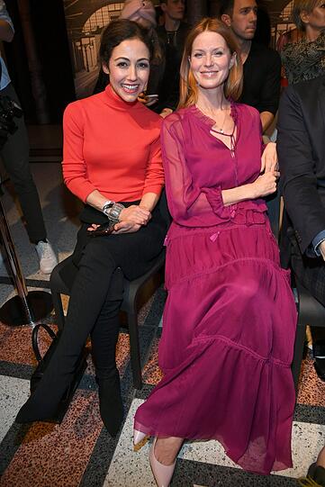 Anastasia Zampounidis mit Esther Schweins