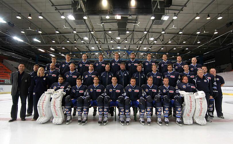 Der gesamte Kader des EHC München für die Saison 2011/12.