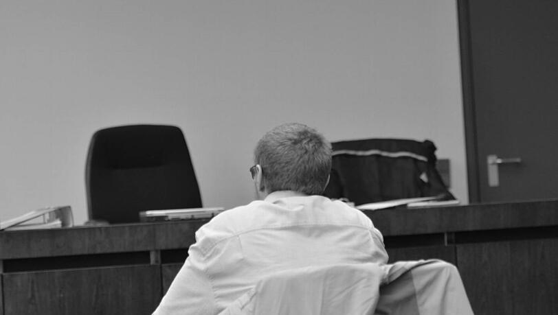 Luc-Simon S. (25), der Vater des getöteten Babys, sitzt im Münchner Gerichtsaal im Zeugenstand. Luc-Simon S. (25), der Vater des getöteten Babys, sitzt im Münchner Gerichtsaal im Zeugenstand.