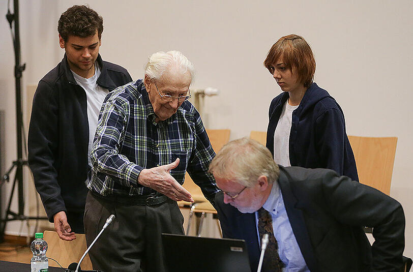 Der frühere SS-Mann Oskar Gröning soll das systematische Morden der Nazis unterstützt haben.