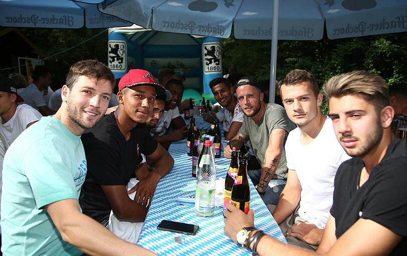 Weitere Bilder vom Löwen-Grillfest an der Isar.