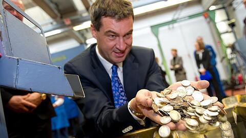 Die finanziellen Wohltaten, welche die Söder-Regierung seit Herbst großzügig verteilt, stoßen bei den Prüfern auf Skepsis.
