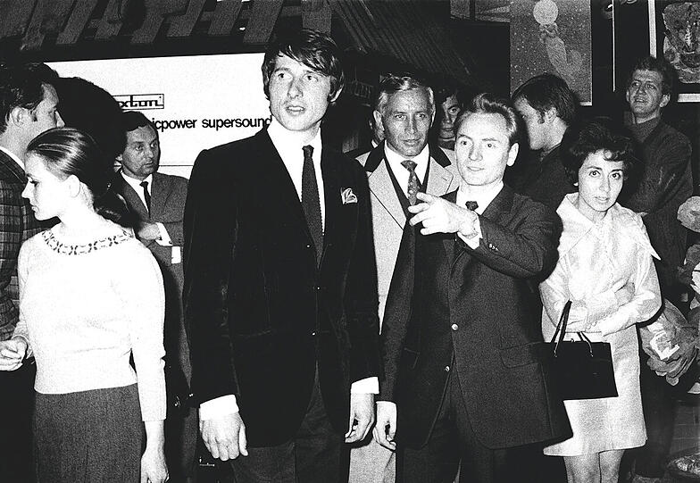 Wolfgang Roucka ist seit 50 Jahren eine Schwabinger Kulturinstanz. Hier eine Auswahl seiner Bilder...