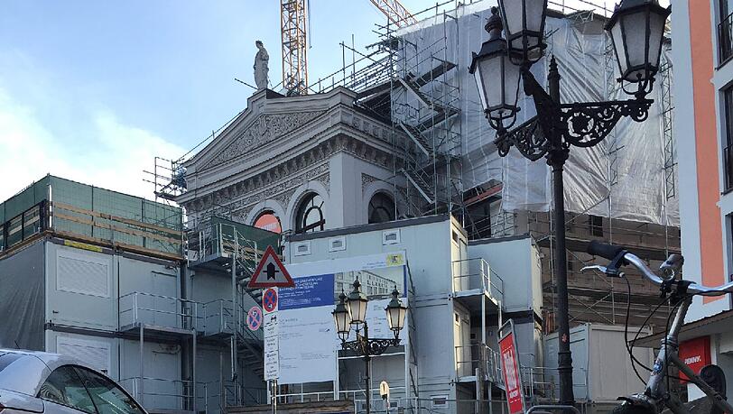 Freie Sicht auf das Gärtnerplatztheater: So hatten sich die Menschen im Viertel den Umbau nicht vorgestellt. Freie Sicht auf das Gärtnerplatztheater: So hatten sich die Menschen im Viertel den Umbau nicht vorgestellt.