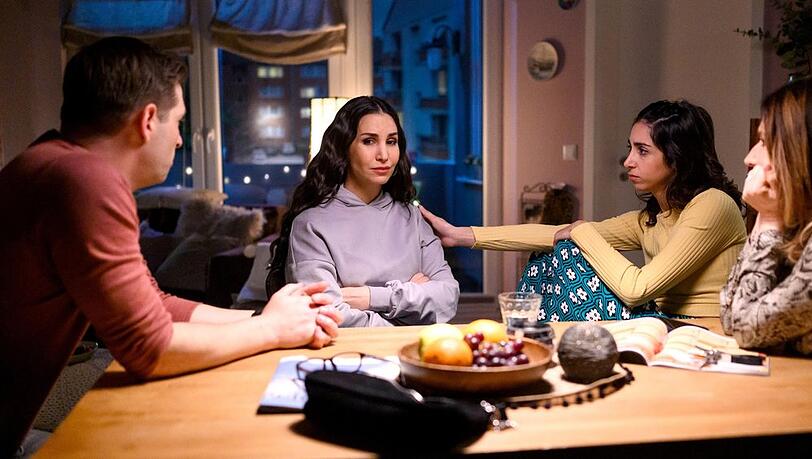 Sila Sahin ist wieder in ihrer Rolle als Miray in "Alles was z&auml;hlt" zu sehen.