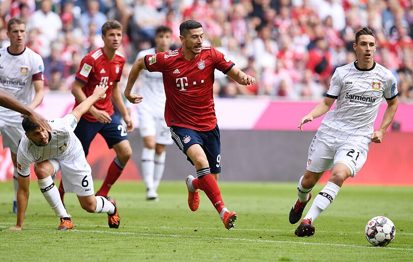 ROBERT LEWANDOWSKI, NOTE 4: In seinem 200. Pflichtspiel für Bayern (bei 157 Toren übrigens) hatte der Mittelstürmer kaum gefährliche Szenen, die Kollegen fanden ihn diesmal nicht. Unglücklicher Nachmittag für den Polen, der sich immerhin um Ballkontakte bemühte.